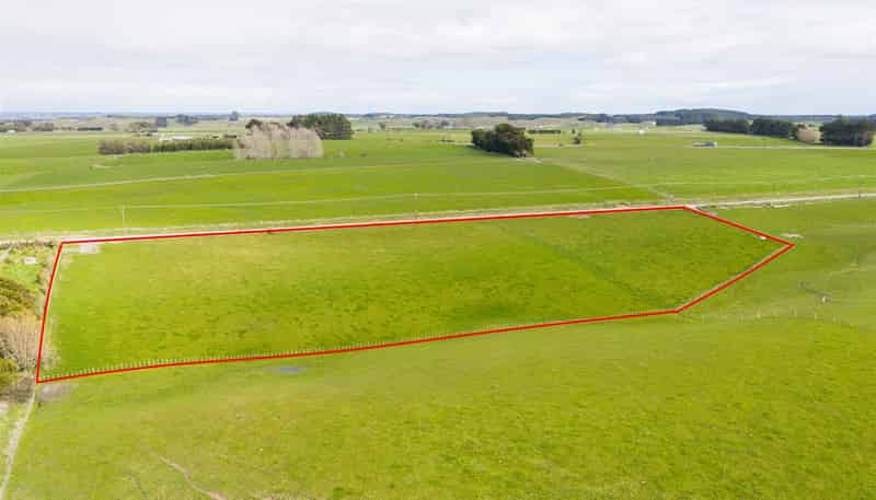  73 Brightwell Road, Bulls