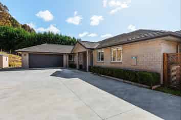 90 Dalmore Way, Acacia Bay