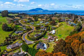 90 Dalmore Way, Acacia Bay