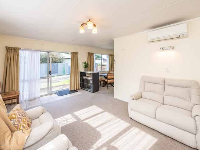 30a Oxford Road, Springvale