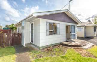 30a Oxford Road, Springvale