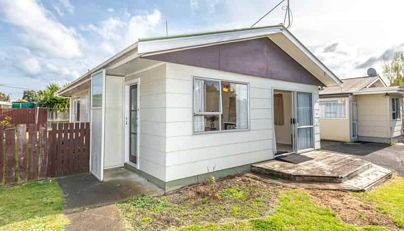 30a Oxford Road, Springvale