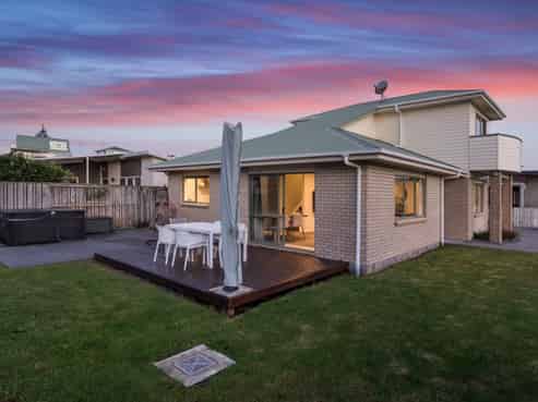 6a Surfers Avenue, Waihi Beach