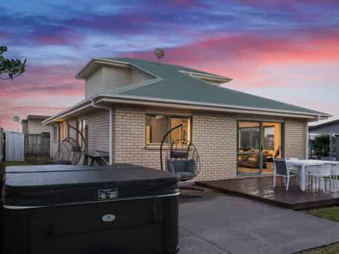 6a Surfers Avenue, Waihi Beach