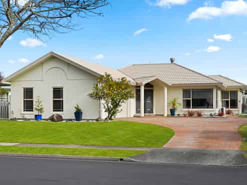 26 Montrose Crescent, Huntington