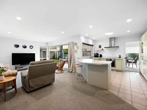 26 Montrose Crescent, Huntington