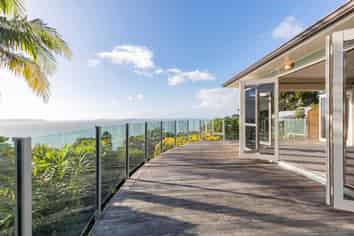 30 Arama Avenue, Titirangi
