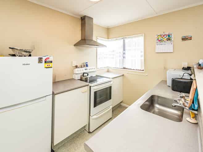 12B Cornwall Road, Springvale