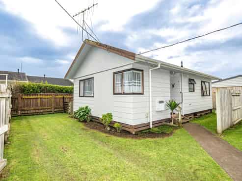 12B Cornwall Road, Springvale