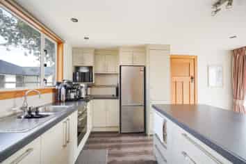 102 Ross Street, Grasmere
