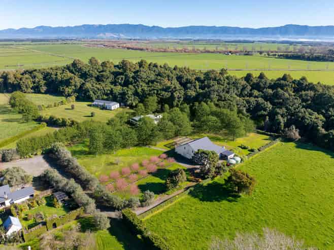 2111 Kahutara Road, Kahutara