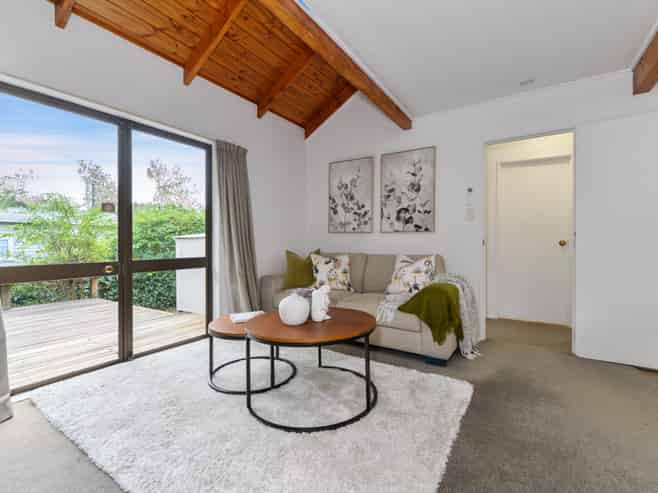 2/93 Seabrook Avenue, New Lynn