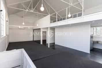 GET IN QUICK | NEW YORK STYLE CHARACTER OFFICE