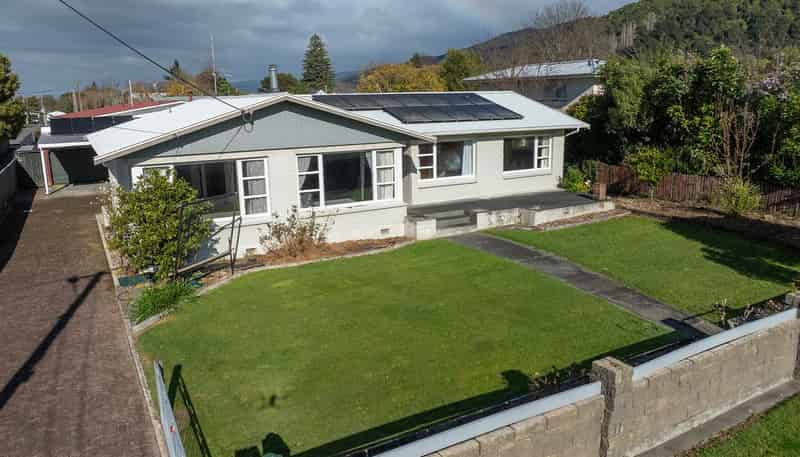 44 Harrison Street West, Featherston