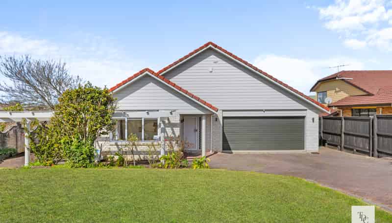 16 Whitford Road, Howick