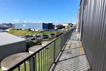 BEST DEAL IN INDUSTRIAL LEASING 
