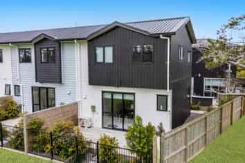 8/20 Bentley Road, Otara