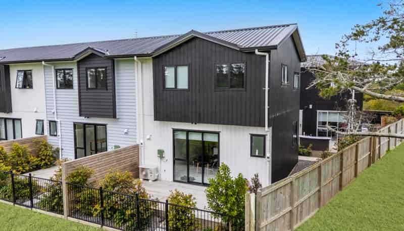 8/20 Bentley Road, Otara