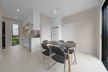 8/20 Bentley Road, Otara