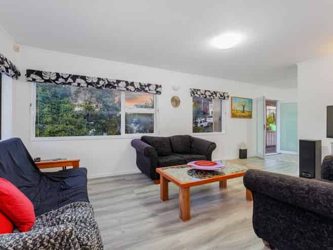 26 Squirrel Lane, Browns Bay