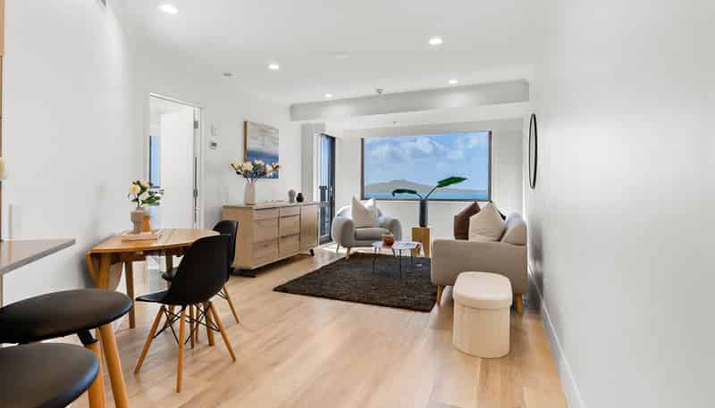 9-17 Byron Avenue, Takapuna