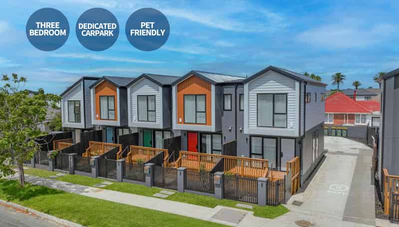 8/460 Massey Road, Mangere