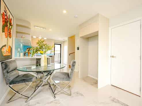 8/460 Massey Road, Mangere