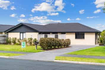4 Kowi Lakes Drive , One Tree Point