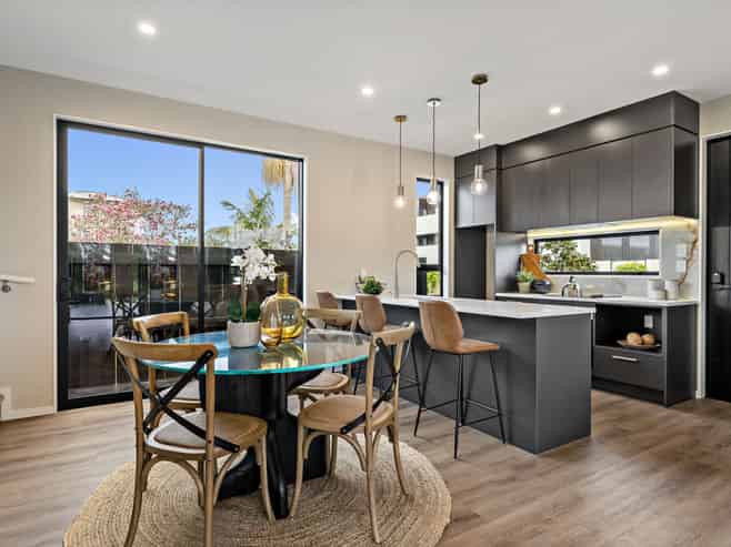 48 Range View Road, Mount Albert