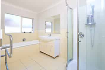 10 Reinheimer Place, Flat Bush