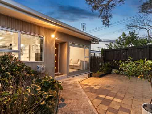 1/174 Birkdale Road, Birkdale