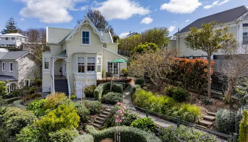 14 Cameron Road, Bluff Hill