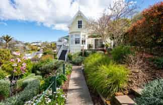 14 Cameron Road, Bluff Hill