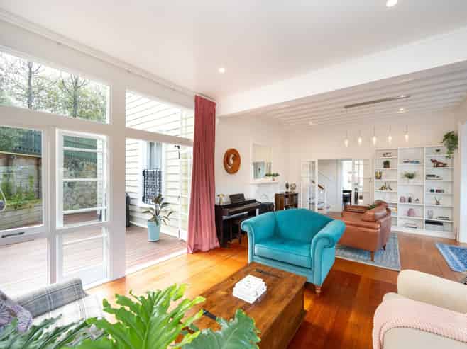 14 Cameron Road, Bluff Hill