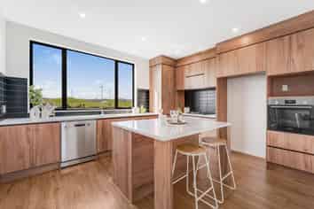 4 Te Whitinga Lane, Flat Bush