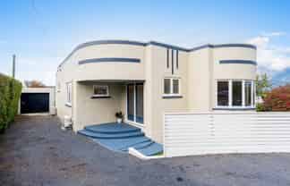 25 Kenmure Road, Belleknowes