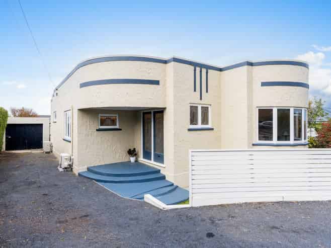 25 Kenmure Road, Belleknowes