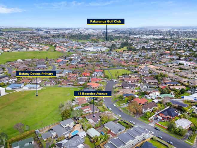 18 Booralee Avenue, Botany Downs