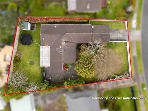 18 Booralee Avenue, Botany Downs