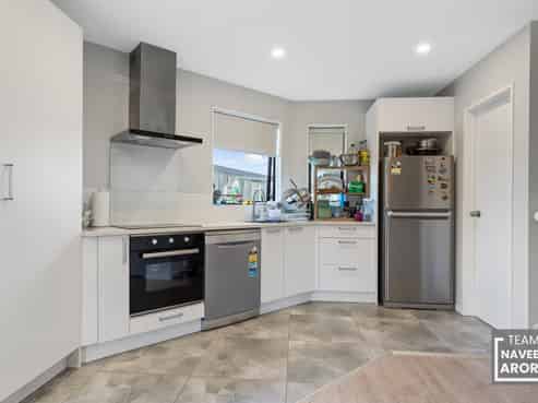 2 Whangamaru Way, Papakura