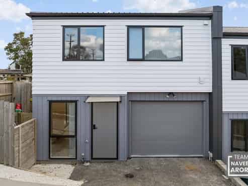 2 Whangamaru Way, Papakura