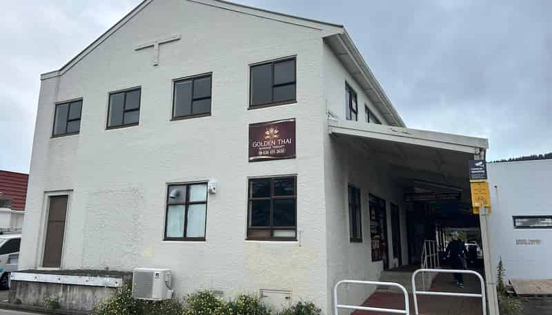  182 Main Road, Tawa
