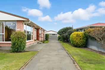 70 Daniels Road, Redwood