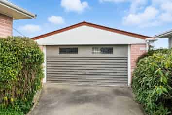 70 Daniels Road, Redwood