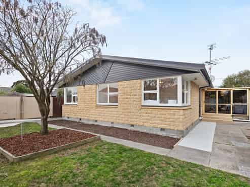 1/9 Ruru Road, Linwood