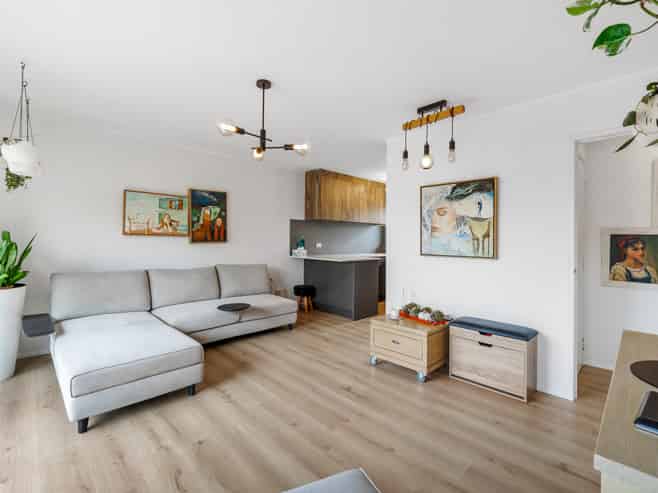 2/1 Forsythe Place, Massey
