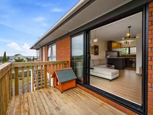 2/1 Forsythe Place, Massey