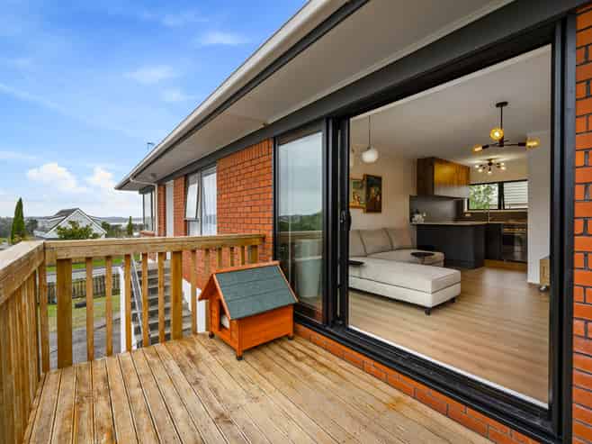 2/1 Forsythe Place, Massey