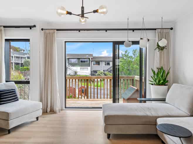 2/1 Forsythe Place, Massey