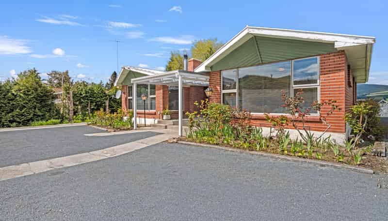 95/97 Main Road, Clinton and Surrounds